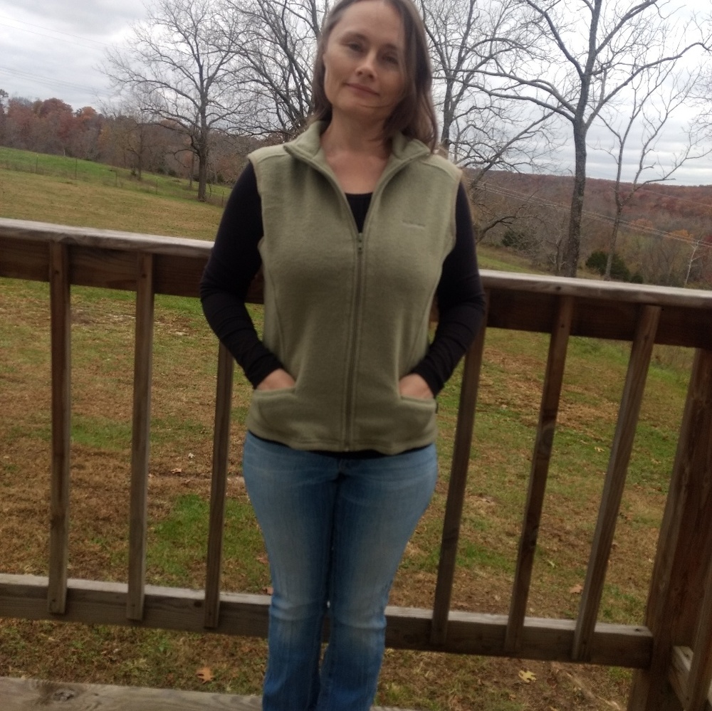 NY Jeans New York & Company Olive Fleece Zip Vest - Picture 3 of 8